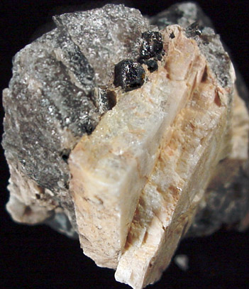 Microlite from Hollister Quarry, S. Glastonbury, Connecticut