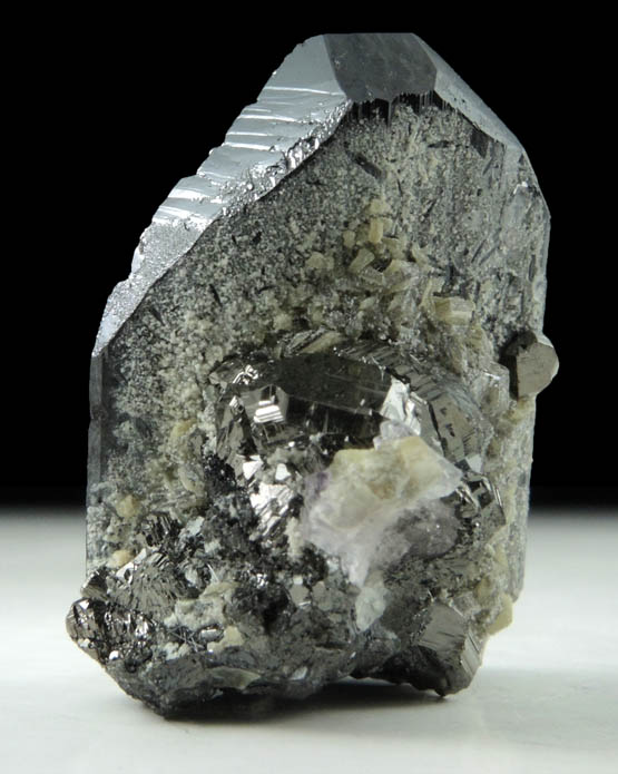 Stannite and Muscovite on Ferberite from Yaogangxian Mine, Nanling Mountains, Hunan, China
