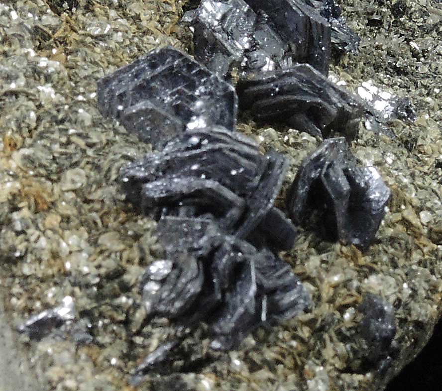 Molybdenite, Fluorite, Quartz, Muscovite from (Piaotang Mine, Xihuashan ore field), (Dayu, Ganzhou, Jiangxi), China