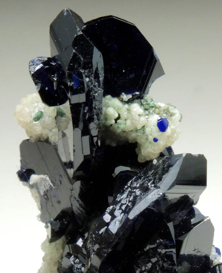 Azurite (twinned crystals) with Smithsonite from Tsumeb Mine, Easter Pocket, Otavi-Bergland District, Oshikoto, Namibia