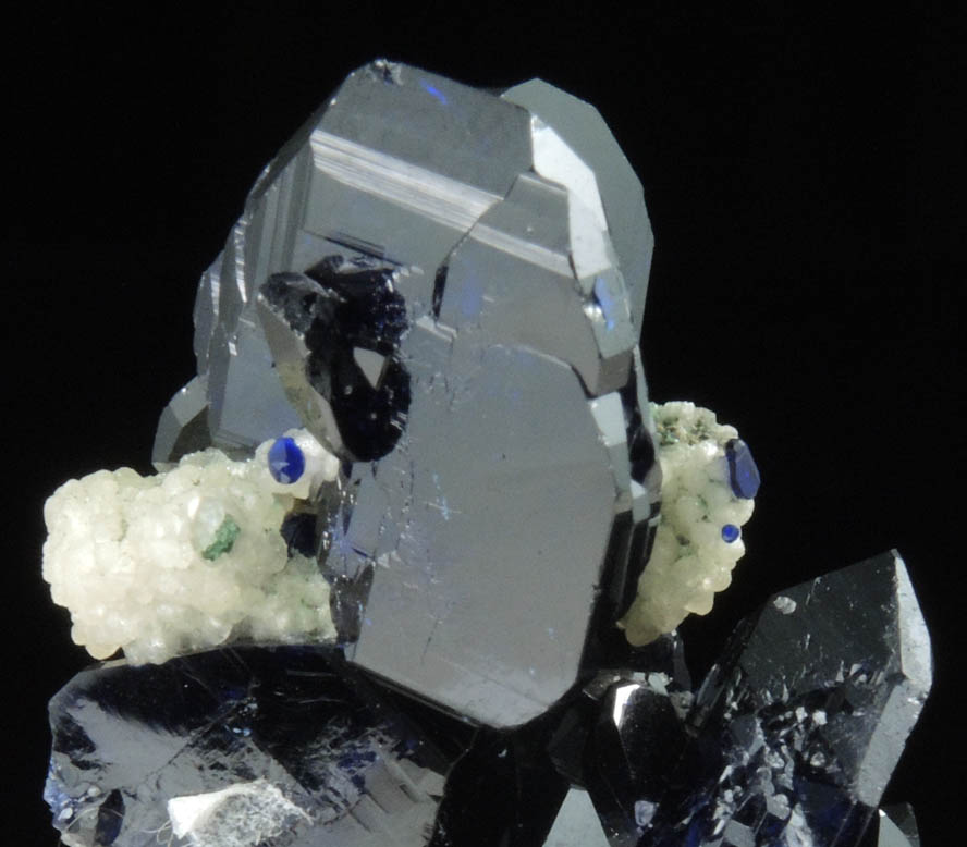 Azurite (twinned crystals) with Smithsonite from Tsumeb Mine, Easter Pocket, Otavi-Bergland District, Oshikoto, Namibia