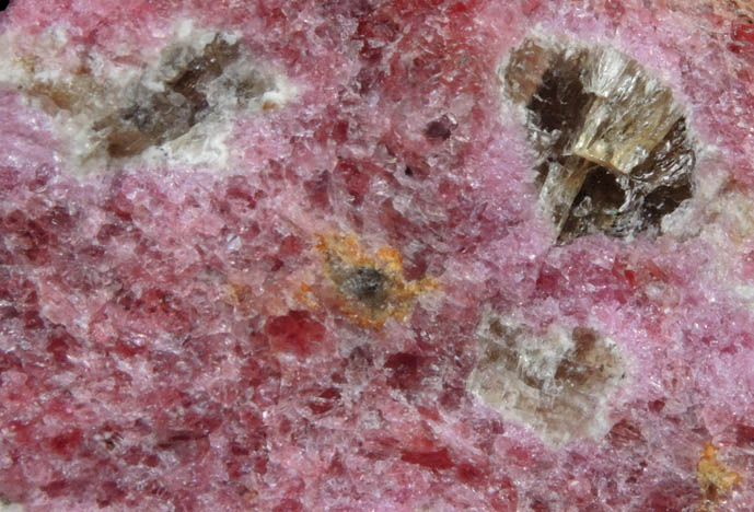 Vlasovite and Gittinsite in Eudialyte from Kipawa Complex, Villedieu Township, Qubec, Canada (Type Locality for Gittinsite)