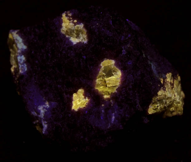 Vlasovite and Gittinsite in Eudialyte from Kipawa Complex, Villedieu Township, Qubec, Canada (Type Locality for Gittinsite)