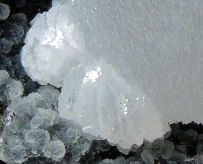 Epistilbite and Stellerite on Quartz var. Chalcedony from Jalgaon, Maharashtra, India