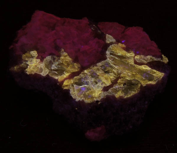 Vlasovite in Eudialyte from Kipawa Complex, Villedieu Township, Qubec, Canada