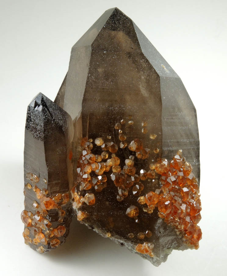 Spessartine Garnet on Smoky Quartz from Tongbei-Yunling District, Fujian Province, China