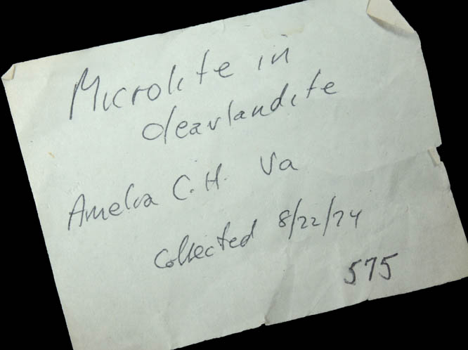 Microlite in Albite from Amelia Courthouse, Amelia County, Virginia