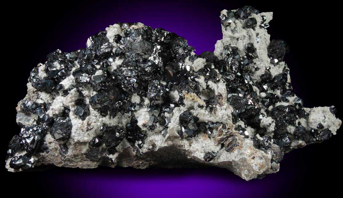 Sphalerite (Spinel Law-twinned) over Quartz from Smallcleugh Mine, Nenthead, Alston Moor, Cumbria, England