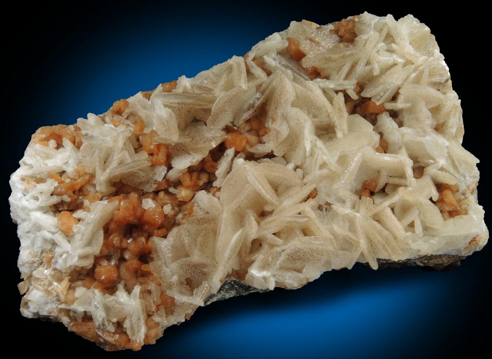 Stilbite with Calcite from Moore's Station Quarry, 44 km northeast of Philadelphia, Mercer County, New Jersey