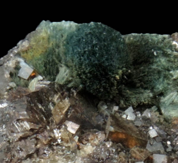 Gormanite on Siderite from Rapid Creek, 70 km northwest of Aklavik, Yukon, Canada (Type Locality for Gormanite)