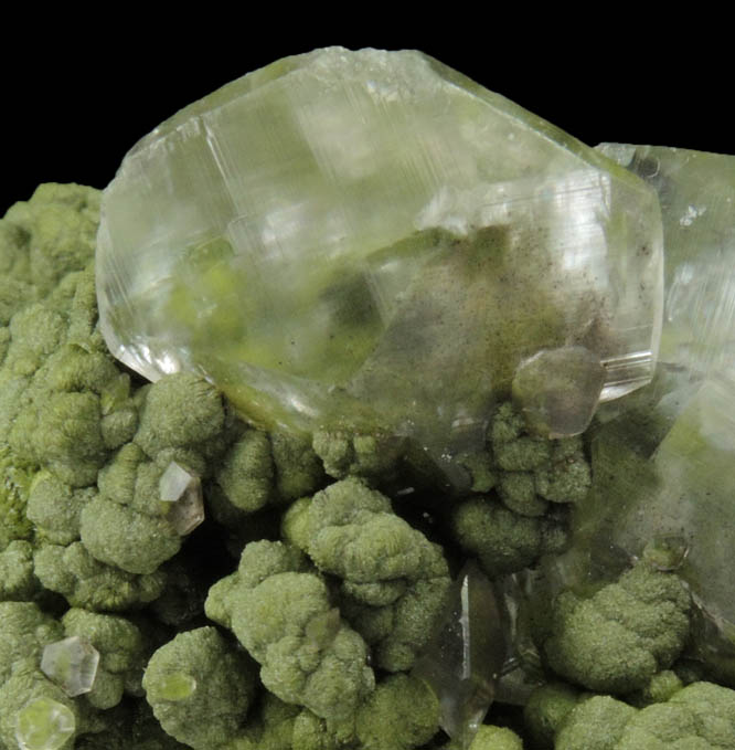 Calcite on Mottramite from Tsumeb Mine, Otavi-Bergland District, Oshikoto, Namibia