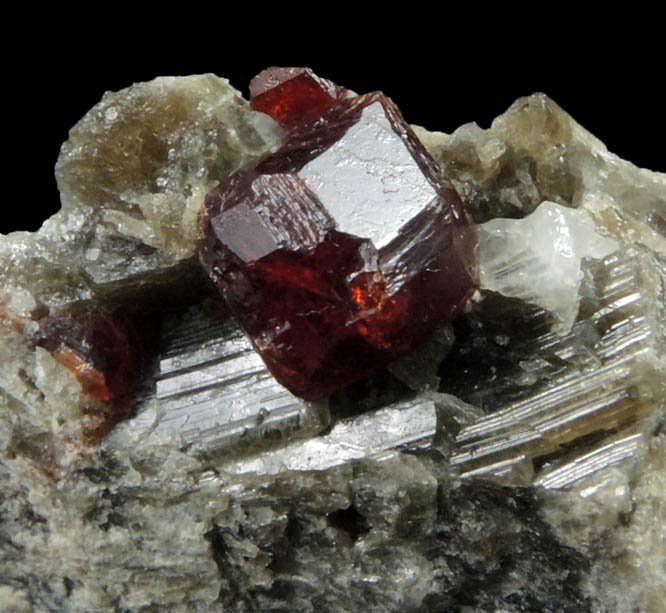 Grossular Garnet on Vesuvianite from Goodall Farm Quarry, Sanford, York County, Maine