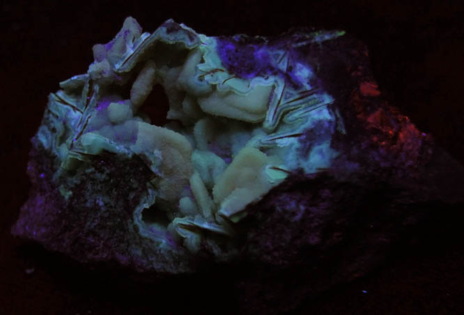 Wulfenite with Hemimorphite coating from Finch Mine, north of Hayden, Banner District, Gila County, Arizona