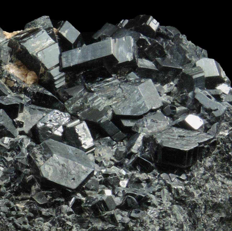 Fluoro-richterite (Fluororichterite) from Hunter Property, Gibson Road, Highland East, Haliburton County, Ontario, Canada