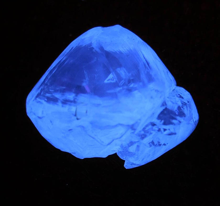 Diamond (2.62 carat gem-quality parallel pale-yellow interconnected diamonds) from Mirny, Sakha Republic, Siberia, Russia