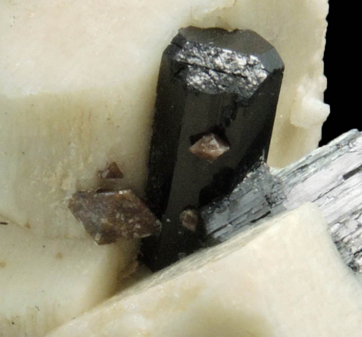 Arfvedsonite (rare terminated Arfvedsonite crystal) in Microcline with Zircon from Hurricane Mountain, east of Intervale, Carroll County, New Hampshire