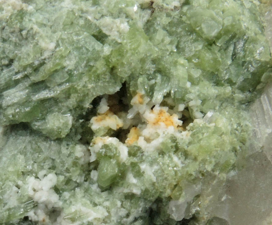 Elbaite Tourmaline in Albite from Strickland Quarry, Collins Hill, Portland, Middlesex County, Connecticut