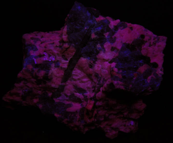 Beryl in Quartz-Albite from Pipeline excavation east side of Strickland Hill, Portland, Middlesex County, Connecticut