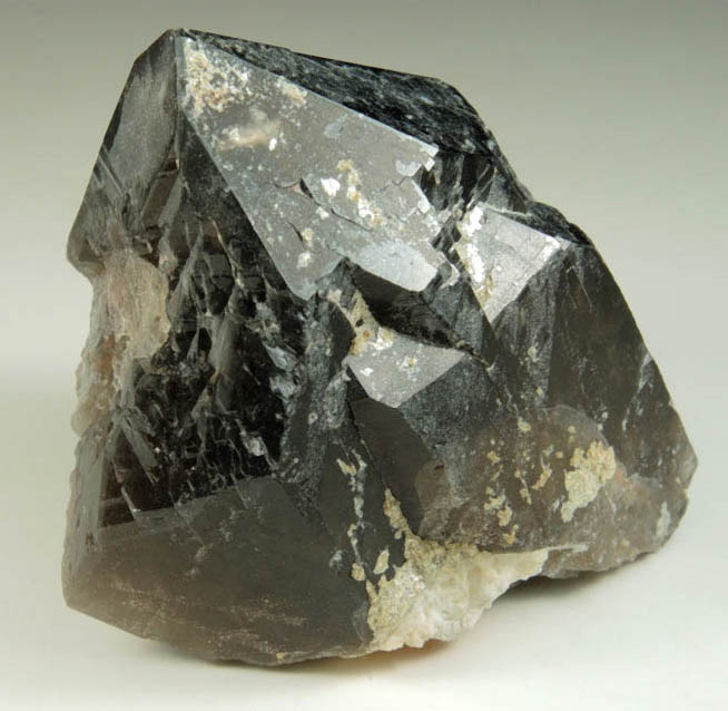 Quartz var. Smoky Quartz (doubly terminated Dauphin Law twinned) from Moat Mountain, west of North Conway, Carroll County, New Hampshire