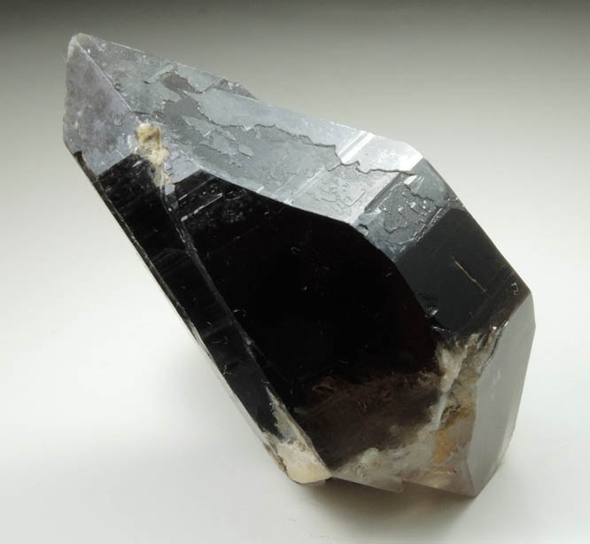 Quartz var. Smoky Quartz (Dauphin-law twins) from Moat Mountain, west of North Conway, Carroll County, New Hampshire