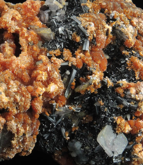 Hutchinsonite, Orpiment and Barite on Pyrite from Quiruvilca District, Santiago de Chuco Province, La Libertad Department, Peru