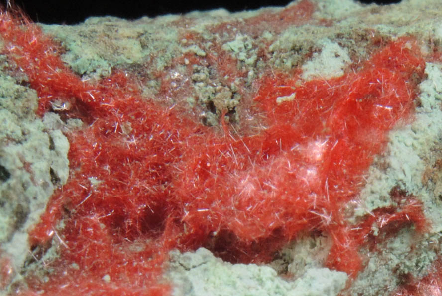 Cuprite var. Chalcotrichite on Chrysocolla from Ray Mine, Mineral Creek District, Pinal County, Arizona