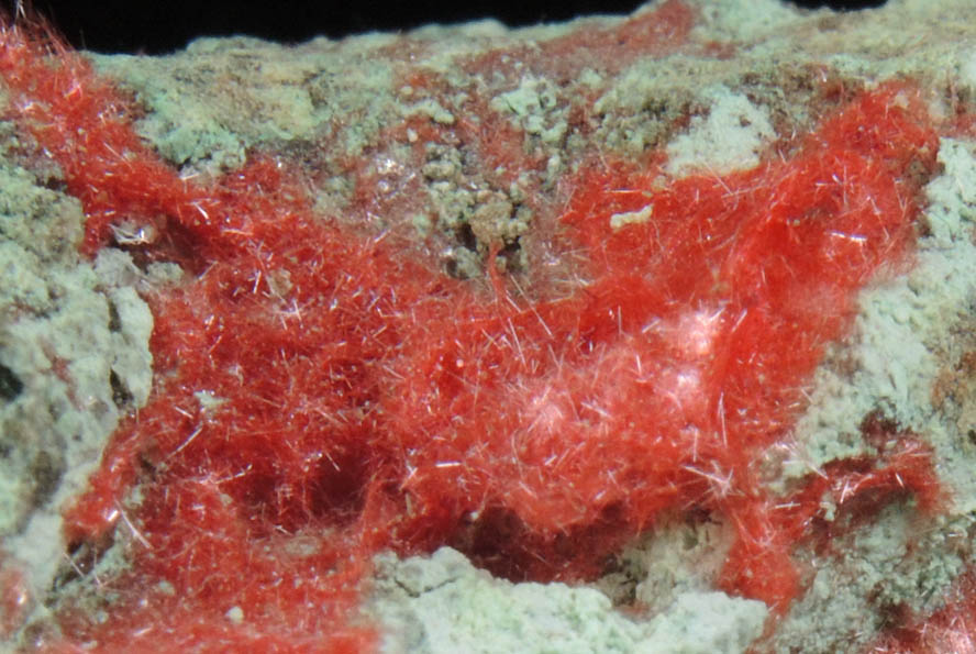 Cuprite var. Chalcotrichite on Chrysocolla from Ray Mine, Mineral Creek District, Pinal County, Arizona