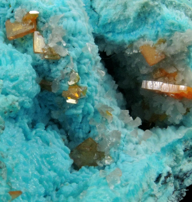 Wulfenite and Hemimorphite on Chrysocolla pseudomorphs from 79 Mine, Banner District, near Hayden, Gila County, Arizona