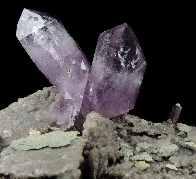 Quartz var. Amethyst Quartz on Calcite from Piedra Parada, near Las Vigas, Tatatila, Veracruz, Mexico