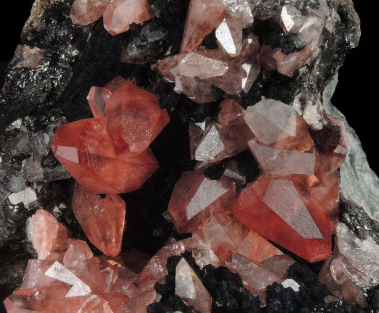 Rhodochrosite and Mn-oxides on Quartz from Uchucchaqua Mine, Oyon Province, Lima Department, Peru