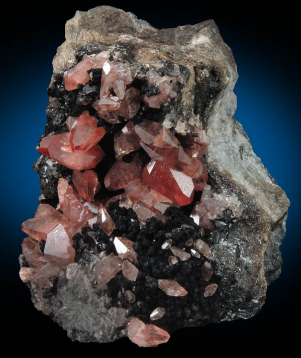 Rhodochrosite and Mn-oxides on Quartz from Uchucchaqua Mine, Oyon Province, Lima Department, Peru