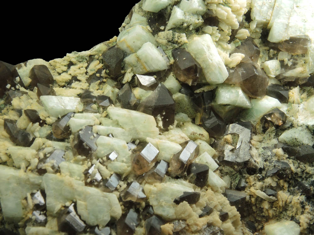 Microcline, Smoky Quartz, Albite from Moat Mountain, Oliver Diggings, Hale's Location, west of North Conway, New Hampshire