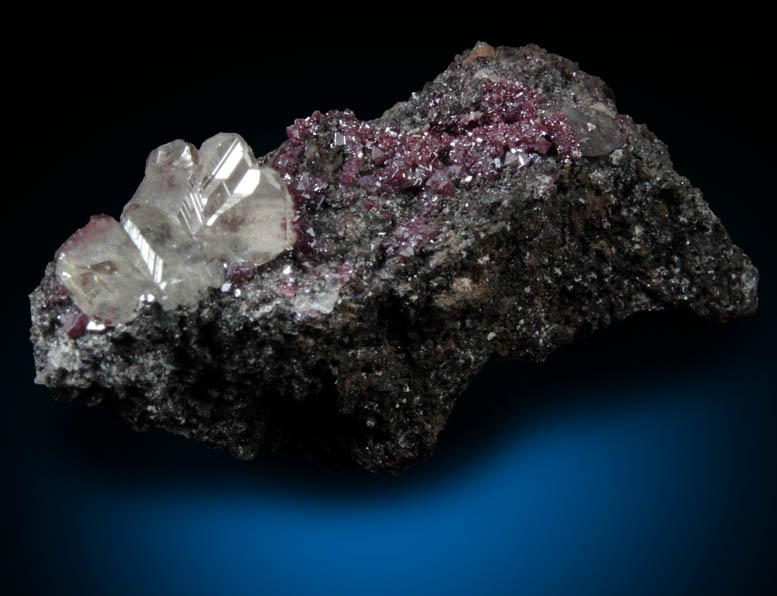 Cerussite (sixling-twinned crystals) on Cuprite from Tsumeb Mine, Otavi-Bergland District, Oshikoto, Namibia