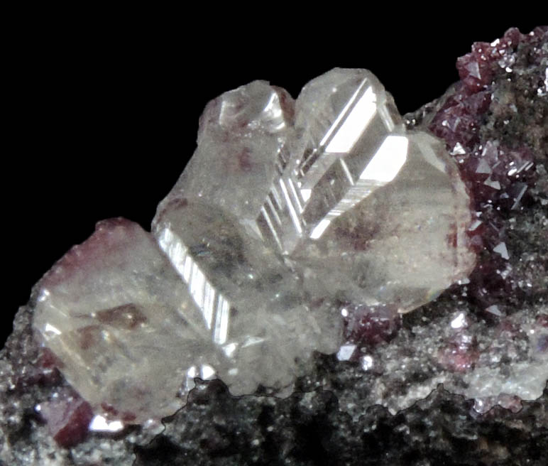 Cerussite (sixling-twinned crystals) on Cuprite from Tsumeb Mine, Otavi-Bergland District, Oshikoto, Namibia