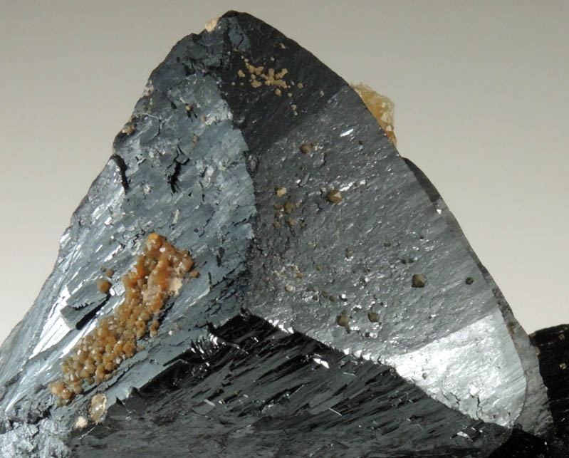 Ilvaite with di-pyramidal Quartz from Huanggang Mine, Kshktng Q, Chifeng, Inner Mongolia, China