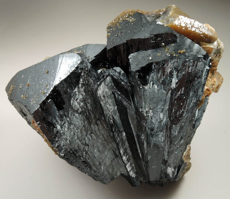 Ilvaite with di-pyramidal Quartz from Huanggang Mine, Kshktng Q, Chifeng, Inner Mongolia, China