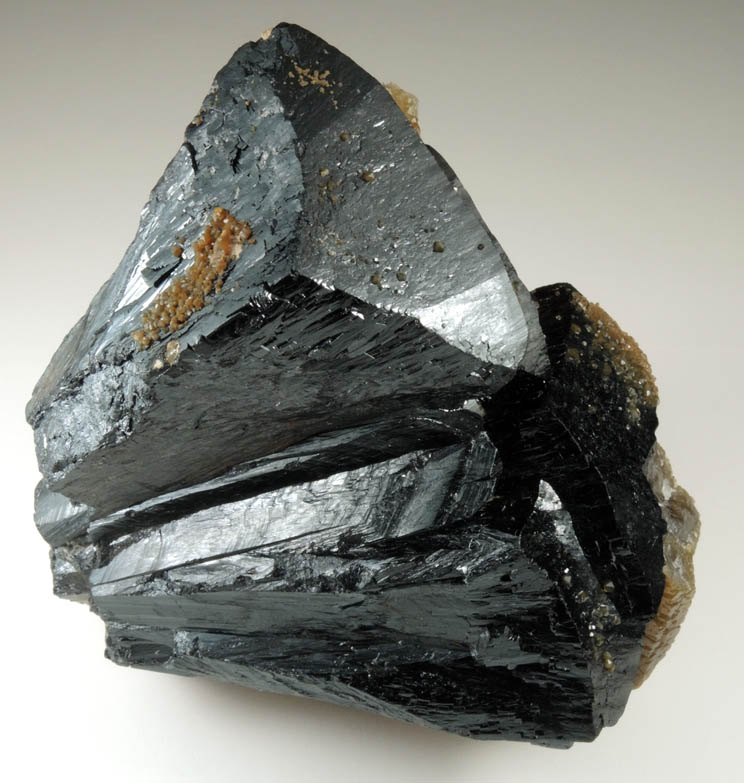 Ilvaite with di-pyramidal Quartz from Huanggang Mine, Kshktng Q, Chifeng, Inner Mongolia, China