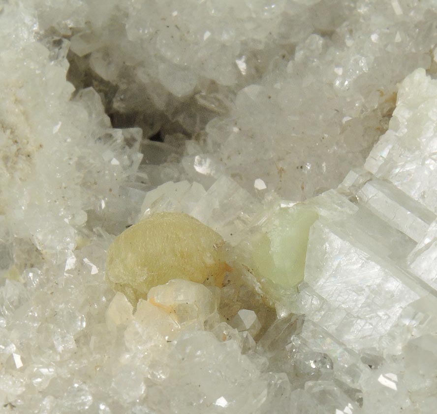 Heulandite, Calcite, Quartz, Prehnite from Upper New Street Quarry, Paterson, Passaic County, New Jersey