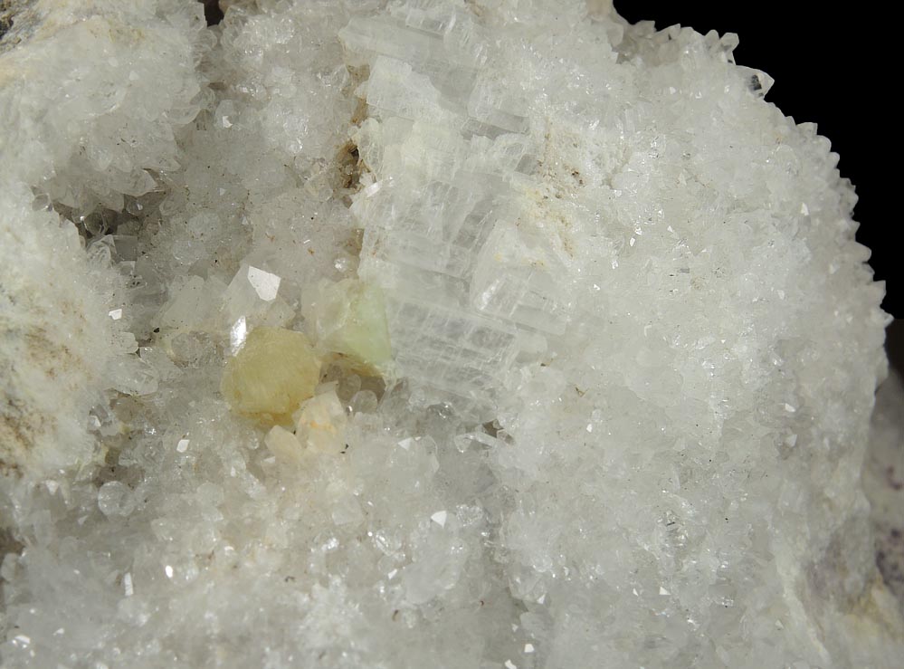 Heulandite, Calcite, Quartz, Prehnite from Upper New Street Quarry, Paterson, Passaic County, New Jersey