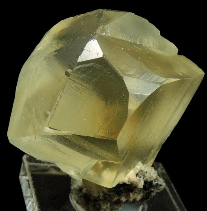 Calcite (interpenetrant twins) from Sokolovskiy-Sarbaiskiy Mine, Rudnyy, Kustanay Oblast, Kazakhstan