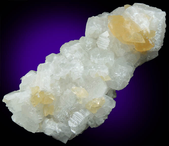 Hydroxyapophyllite-(K) (formerly apophyllite-(KOH)) with twinned Calcite from Goose Creek Quarry, near Leesburg, Loudon County, Virginia