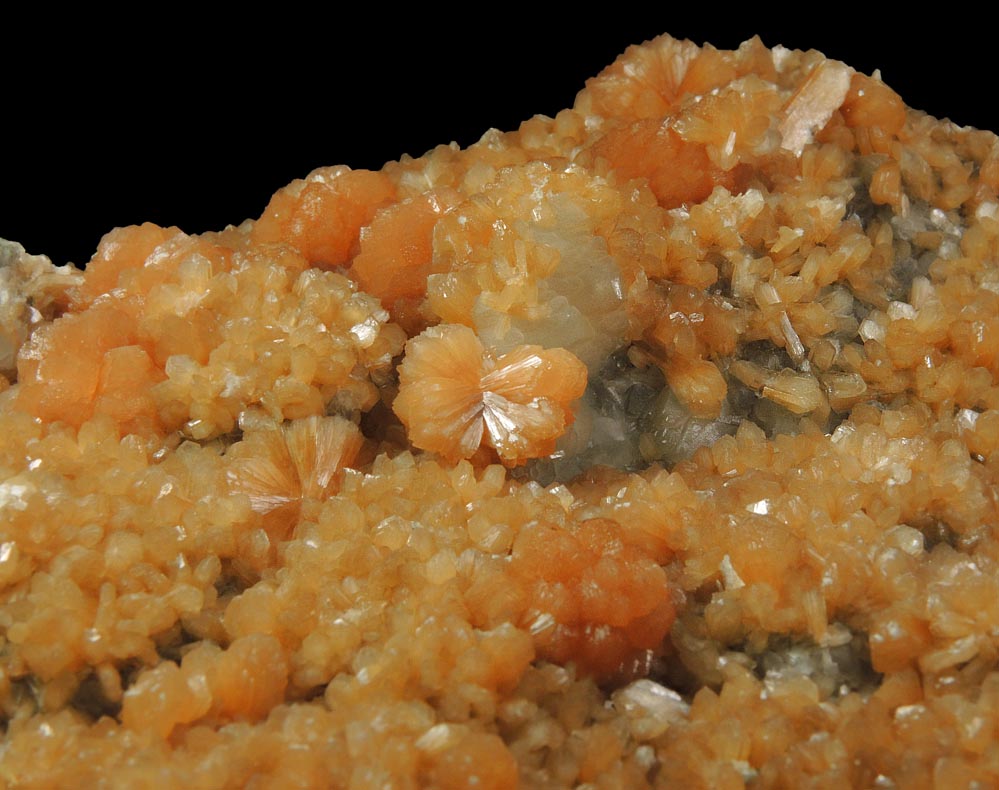 Stilbite with Calcite from Moore's Station Quarry, 44 km northeast of Philadelphia, Mercer County, New Jersey