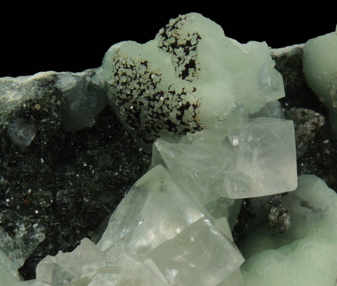 Prehnite, Calcite, Pyrite, Julgoldite-Pumpellyite from O and G Industries Southbury Quarry, Southbury, New Haven County, Connecticut