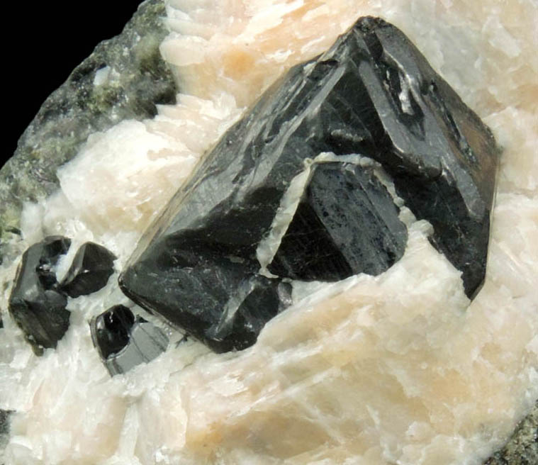 Spinel in Calcite on Forsterite from Parker Mine, Notre Dame du Laus, Québec, Canada