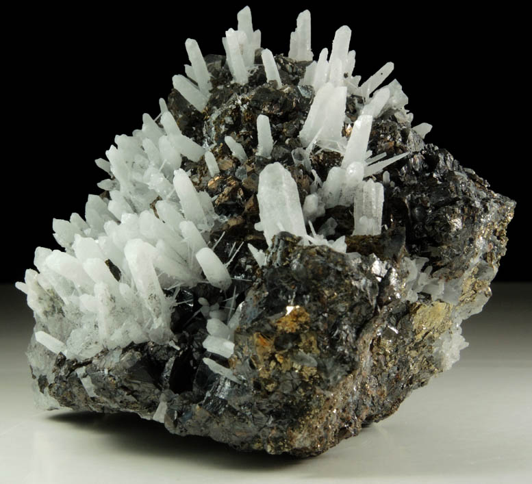 Quartz and Chalcopyrite on Sphalerite from Huaron District, Cerro de Pasco Province, Pasco Department, Peru