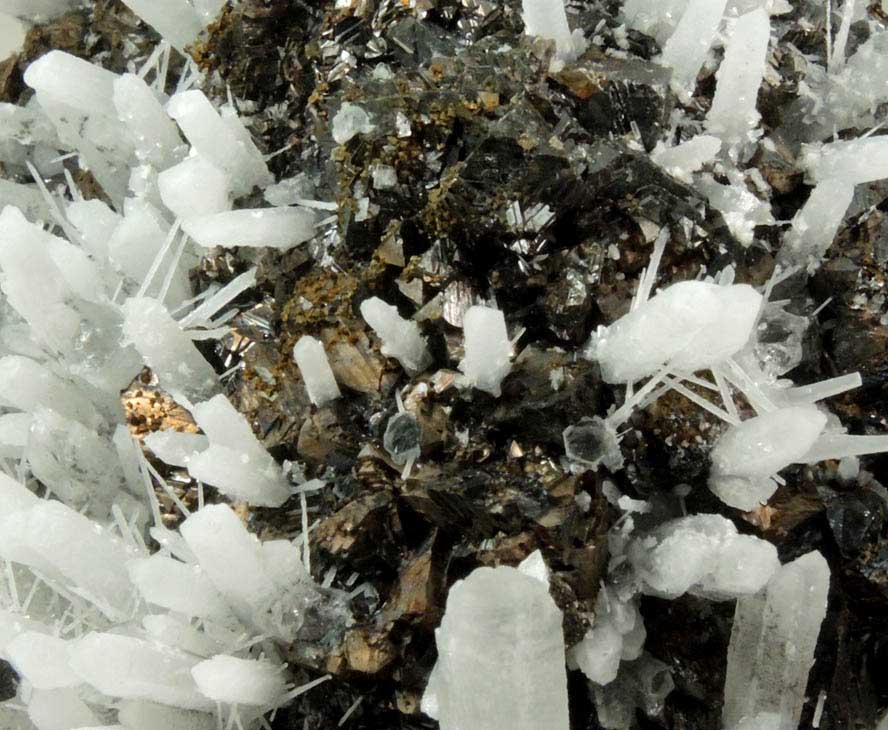 Quartz and Chalcopyrite on Sphalerite from Huaron District, Cerro de Pasco Province, Pasco Department, Peru