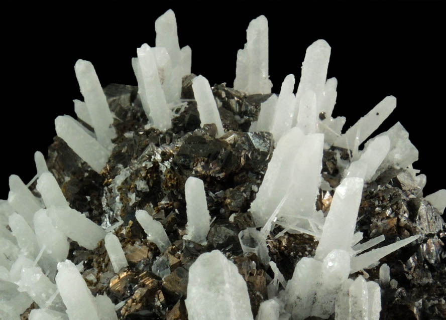 Quartz and Chalcopyrite on Sphalerite from Huaron District, Cerro de Pasco Province, Pasco Department, Peru