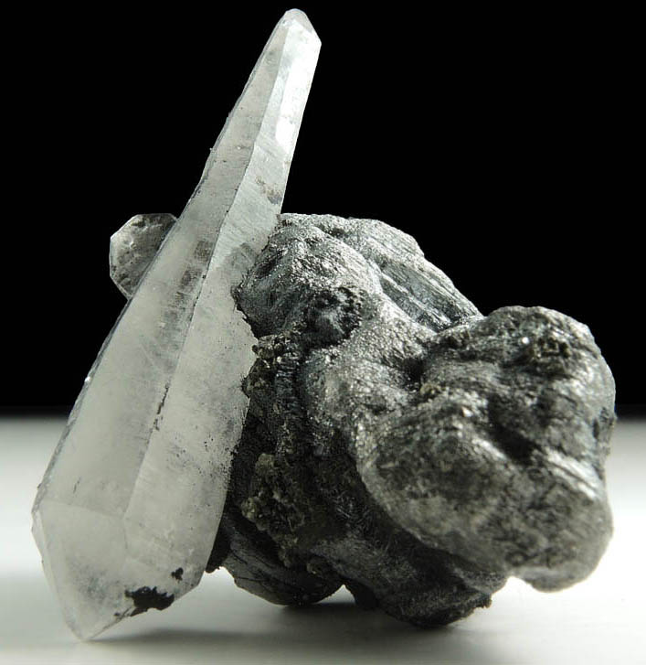 Quartz on Bournonite with Chalcopyrite and Jamesonite-Boulangerite from Yaogangxian Mine, Nanling Mountains, Hunan, China
