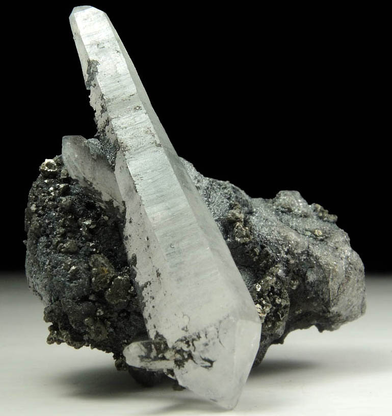 Quartz on Bournonite with Chalcopyrite and Jamesonite-Boulangerite from Yaogangxian Mine, Nanling Mountains, Hunan, China