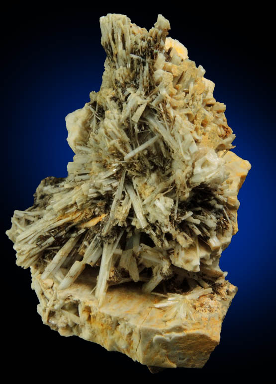 Elpidite and Albite from Poudrette Quarry, Mont Saint-Hilaire, Qubec, Canada